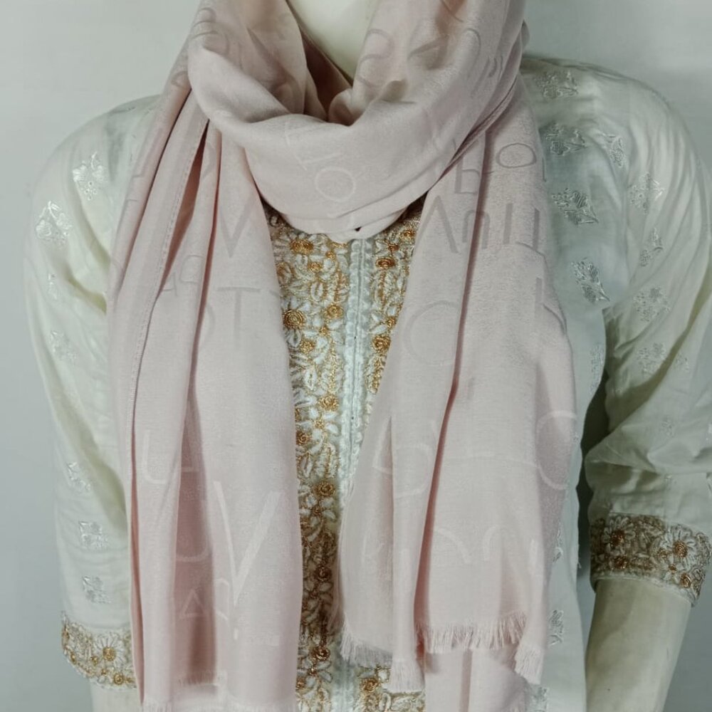 Authentic Louis Vuitton Wrap 65% Cashmere 35% Silk Stole Shawl Light Pink Used.